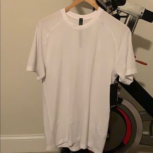 Men’s Medium Lululemon Vent Tech SS